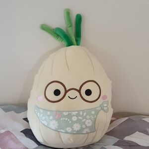 Squishmallows Isolde Onion Plush